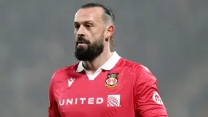 Steven Fletcher scores stoppage-time winner as Wrexham topple Wigan