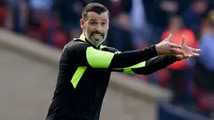 Stuart Kettlewell angry with Dundee’s second goal as Motherwell lose again