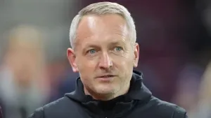 We need everyone together – Neil Critchley calls for unity at Hearts