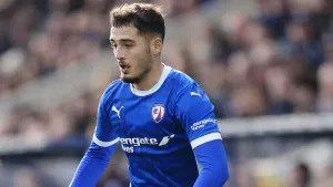 Armando Dobra scores second-half equaliser as Chesterfield hold 10-man Port Vale