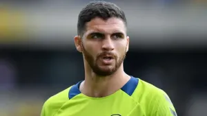 Forest Green hit stoppage-time winner to beat 10-man Yeovil and go second