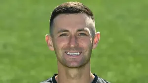 Hibernian held by 10-man St Johnstone