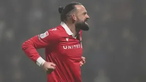Phil Parkinson hails ‘brilliant’ Steven Fletcher after netting late Wrexham winner