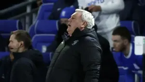 Steve Bruce left to rue under-par Blackpool performance