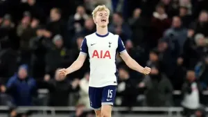 Thursday’s briefing: Spurs claim controversial win as West Ham look to new era