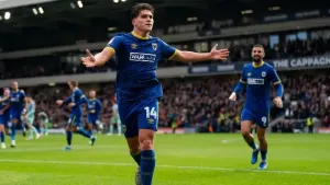 Matty Stevens scores the only goal as AFC Wimbledon beat Salford to go second