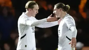 Ronan Curtis nets late winner as Port Vale close on second-placed Notts County