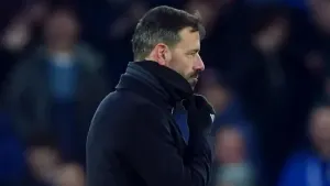 Ruud van Nistelrooy bemoans Leicester’s poor start in Everton defeat