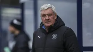 Steve Bruce hails strikers after Blackpool close on play-offs