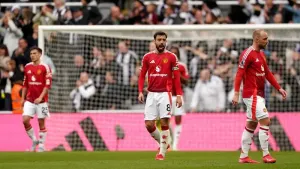 Excuses cannot continue for ‘physically and mentally weak’ Man Utd – Roy Keane
