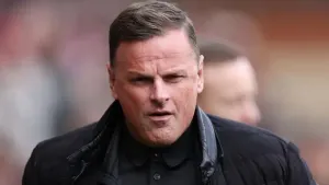 Leyton Orient remain on course for play-offs but dent Wycombe’s promotion hopes