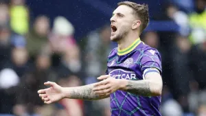 Reading keep up play-off push to leave Bristol Rovers on brink