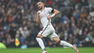 Swansea add to Hull’s relegation fears with controversial penalty