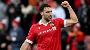 Wrexham drop out of top two after draw with Bristol Rovers