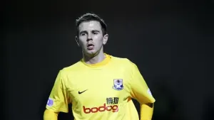 East Fife beat nine-man Annan Athletic in play-off first leg