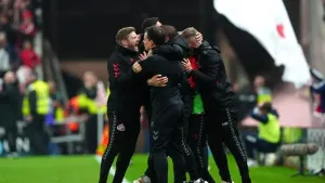 Regis Le Bris urges Sunderland to finish the job after last-gasp Coventry win
