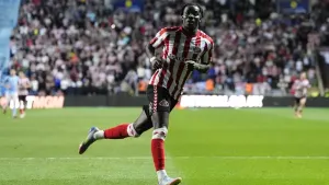 Saturday’s briefing: Sunderland take play-off edge as Arteta rues regression