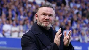 Wayne Rooney gets stick from Toffees as great and good say goodbye to Goodison