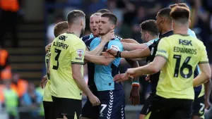 Wycombe and Charlton play out goalless stalemate in play-off first leg