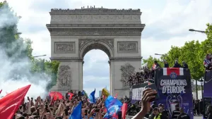 Carnival atmosphere in Paris after Champions League success