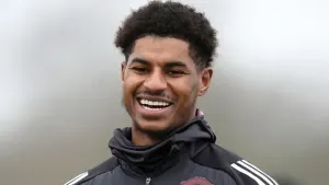 Marcus Rashford takes to the skies as Barcelona move appears close