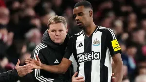 Alexander Isak told to report for Newcastle training after squad have gone