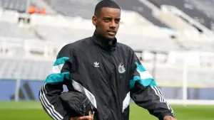 Alexander Isak training at former club Real Sociedad amid transfer speculation
