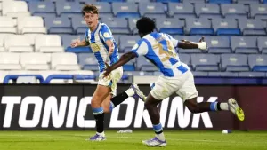 Huddersfield sink Leicester in shoot-out to set up trip to Sunderland