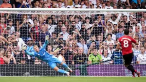 Man Utd’s Bruno Fernandes irked by lack of apology from referee Chris Kavanagh