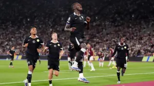 Saturday briefing: Chelsea thrash West Ham and Nuno faces uncertain future