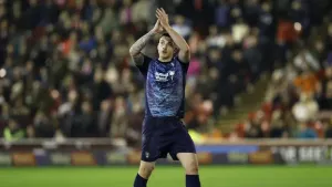 Dom Dwyer scores with first touch to give Mansfield victory over Rotherham