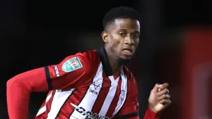 High-flying Lincoln ease past struggling Peterborough