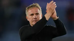 Phil Parkinson hails ‘great night’ for Wrexham after draw at Leicester