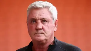Steve Bruce bemoans ‘horrible’ penalty decision as Blackpool undone at the death