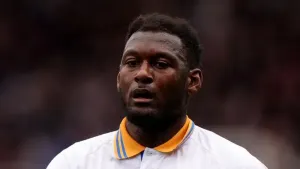 Ten-man Eastleigh hold Wealdstone
