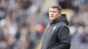 Chris Davies and Sergej Jakirovic swap insults as fracas overshadows Hull win