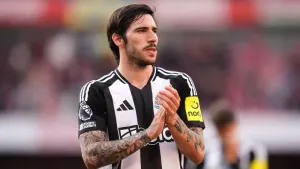 Italy midfielder Sandro Tonali signs Newcastle contract extension until 2029