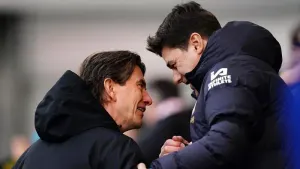 Thomas Frank with Mauricio Pochettino during the 2023-24 Premier League campaign (John Walton/PA)