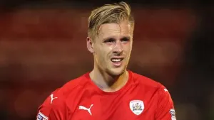 Marc Roberts strikes late as Barnsley avoid York upset