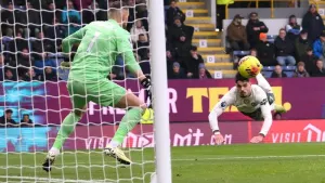 Pedro Neto sets Chelsea on their way to comfortable win at Burnley