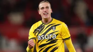 Tom Eaves scores winner from the spot as Northampton hit back to beat Mansfield
