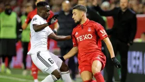 Aberdeen move into top six with dominant win at Dundee