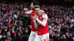 Arsenal return to Premier League summit after edgy victory over Brighton