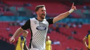 Boreham Wood go top of the National League with win over Solihull