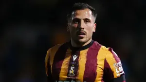 Bradford brush aside Reading to keep winning run going