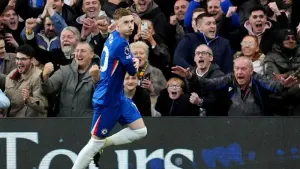 Cole Palmer scores on return to starting line-up as Chelsea ease past Everton