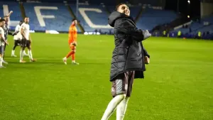 Jaze Kabia brace helps Grimsby into FA Cup third round