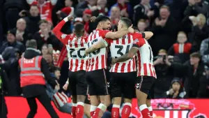 Monday’s briefing: Sunderland claim bragging rights and St Mirren shock Celtic