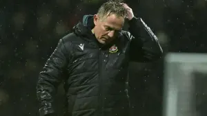 Phil Parkinson has ‘honest chat’ with Wrexham after disappointing Hull display