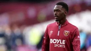 Soungoutou Magassa earns West Ham draw at Manchester United